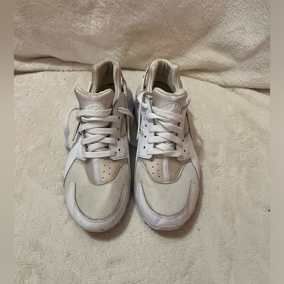 ⚫️ BOGO Nike Huaraches sneakers size 6.5Y - Picture 4 of 5